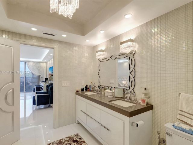 Apartment for sale  Unit #5O/complete renovated - photo 5578129