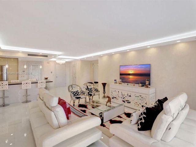 Apartment for sale  Unit #5O/complete renovated - photo 5578140