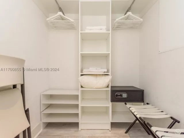 2-bedroom condo for sale in Hollywood - 4111 S Ocean Dr 601 - MondialRealty