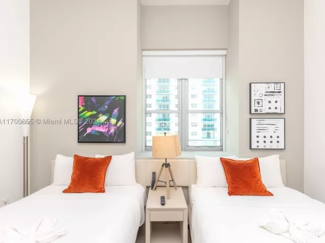 2-bedroom condo for sale in Hollywood - 4111 S Ocean Dr 601 - MondialRealty