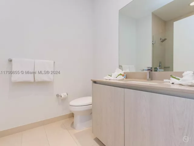2-bedroom condo for sale in Hollywood - 4111 S Ocean Dr 601 - MondialRealty