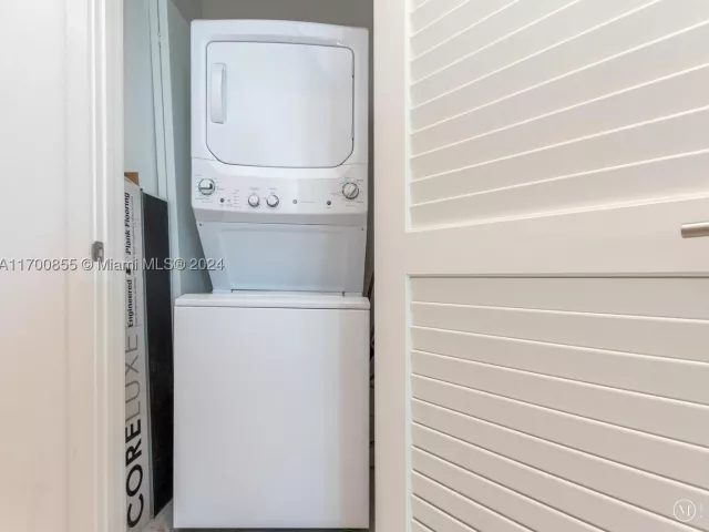 2-bedroom condo for sale in Hollywood - 4111 S Ocean Dr 601 - MondialRealty