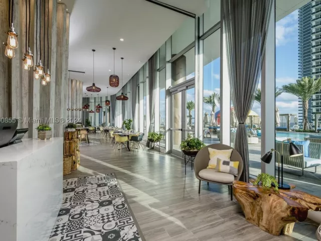 2-bedroom condo for sale in Hollywood - 4111 S Ocean Dr 601 - MondialRealty