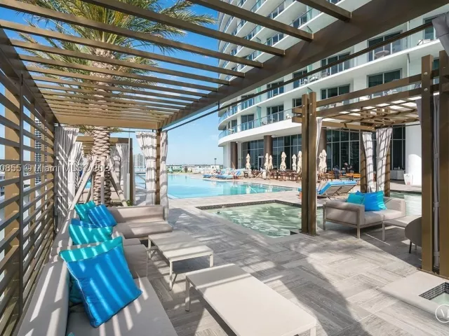 2-bedroom condo for sale in Hollywood - 4111 S Ocean Dr 601 - MondialRealty