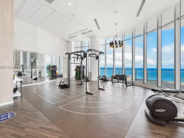 2-bedroom condo for sale in Hollywood - 4111 S Ocean Dr 601 - MondialRealty