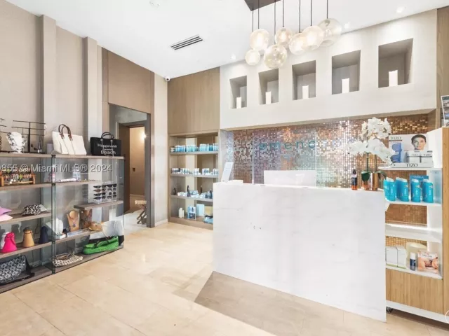 2-bedroom condo for sale in Hollywood - 4111 S Ocean Dr 601 - MondialRealty