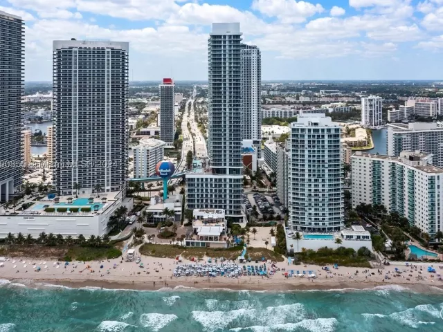 2-bedroom condo for sale in Hollywood - 4111 S Ocean Dr 601 - MondialRealty