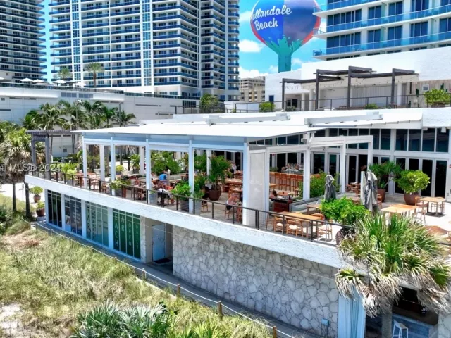 2-bedroom condo for sale in Hollywood - 4111 S Ocean Dr 601 - MondialRealty