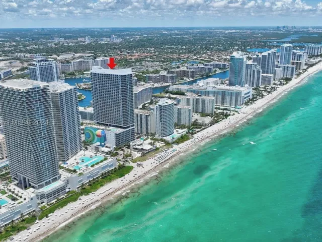 2-bedroom condo for sale in Hollywood - 4111 S Ocean Dr 601 - MondialRealty
