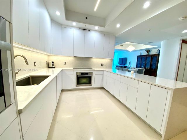 Apartment for sale  Unit #1207 - photo 6120120