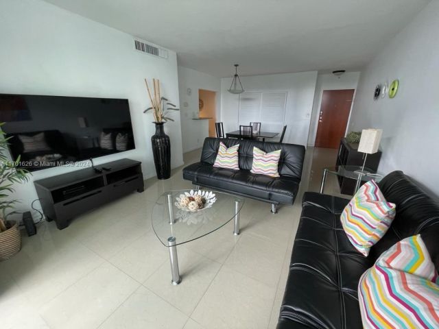 Apartment for sale  Unit #8U - photo 5635454