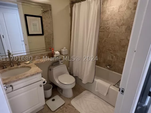 2-bedroom condo for sale in Miami - 1435 Brickell Ave 3307 - MondialRealty