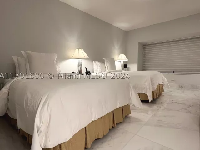 2-bedroom condo for sale in Miami - 1435 Brickell Ave 3307 - MondialRealty