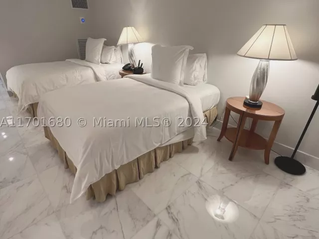 2-bedroom condo for sale in Miami - 1435 Brickell Ave 3307 - MondialRealty