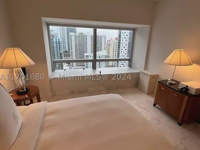 2-bedroom condo for sale in Miami - 1435 Brickell Ave 3307 - MondialRealty