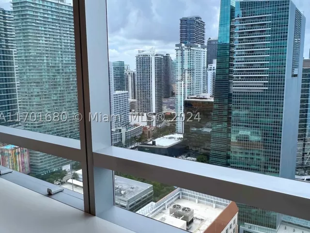 2-bedroom condo for sale in Miami - 1435 Brickell Ave 3307 - MondialRealty
