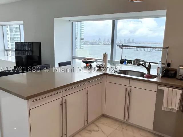 2-bedroom condo for sale in Miami - 1435 Brickell Ave 3307 - MondialRealty