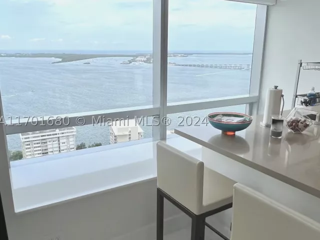 2-bedroom condo for sale in Miami - 1435 Brickell Ave 3307 - MondialRealty