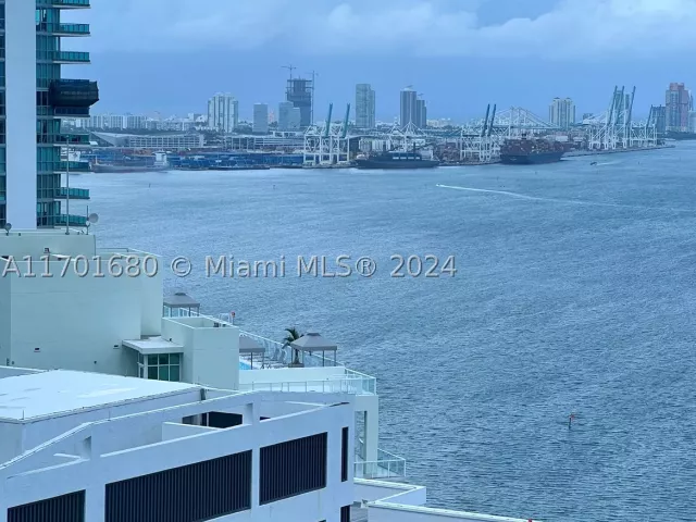 2-bedroom condo for sale in Miami - 1435 Brickell Ave 3307 - MondialRealty