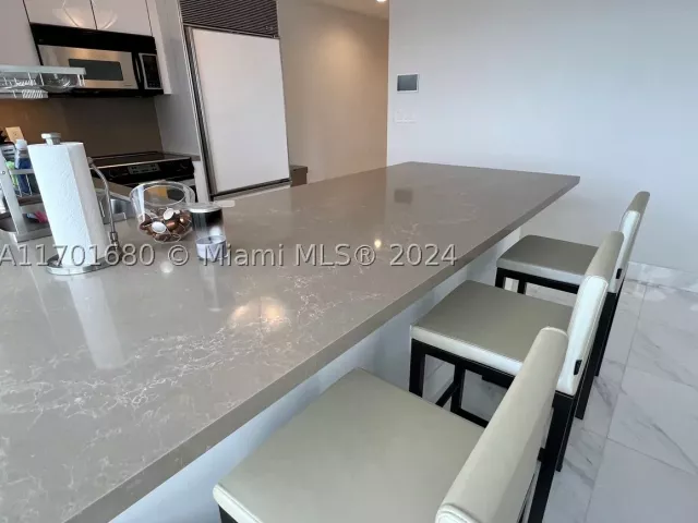 2-bedroom condo for sale in Miami - 1435 Brickell Ave 3307 - MondialRealty