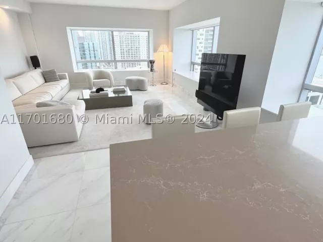 2-bedroom condo for sale in Miami - 1435 Brickell Ave 3307 - MondialRealty