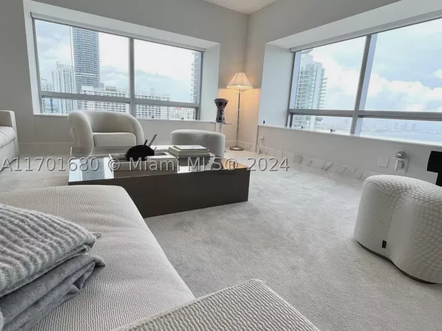 2-bedroom condo for sale in Miami - 1435 Brickell Ave 3307 - MondialRealty
