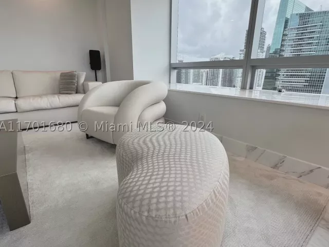 2-bedroom condo for sale in Miami - 1435 Brickell Ave 3307 - MondialRealty