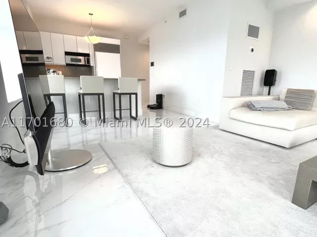 2-bedroom condo for sale in Miami - 1435 Brickell Ave 3307 - MondialRealty