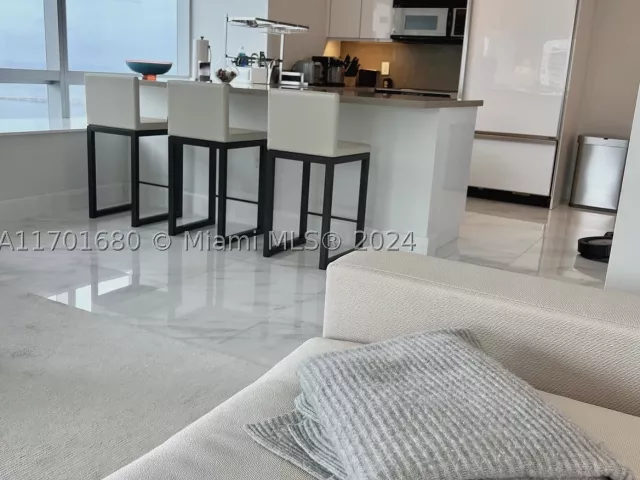 2-bedroom condo for sale in Miami - 1435 Brickell Ave 3307 - MondialRealty