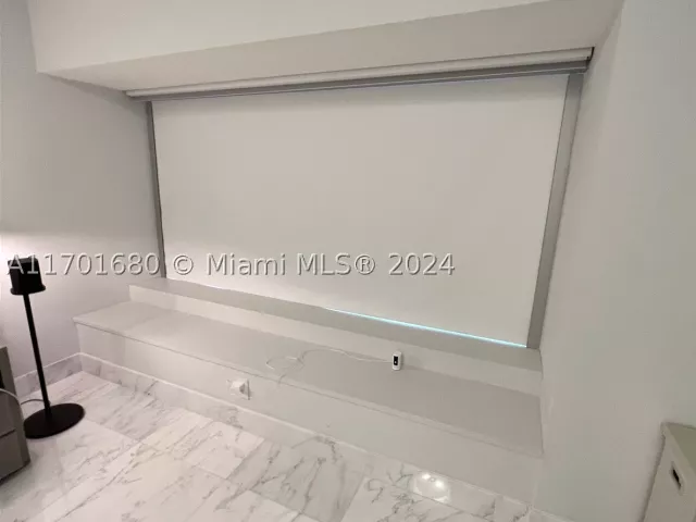 2-bedroom condo for sale in Miami - 1435 Brickell Ave 3307 - MondialRealty