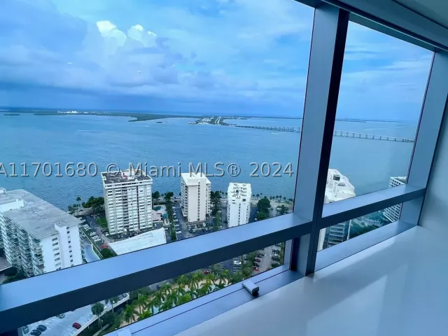 2-bedroom condo for sale in Miami - 1435 Brickell Ave 3307 - MondialRealty