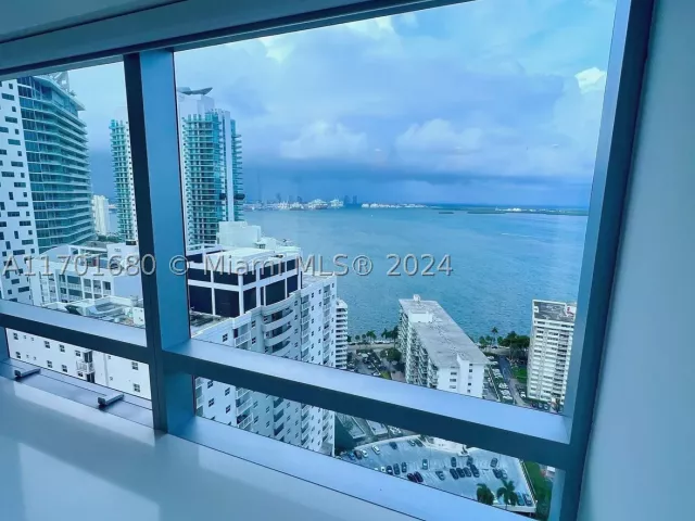 2-bedroom condo for sale in Miami - 1435 Brickell Ave 3307 - MondialRealty
