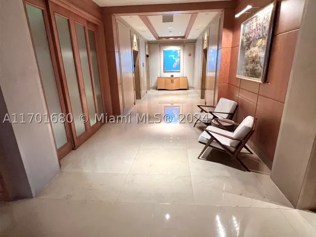 2-bedroom condo for sale in Miami - 1435 Brickell Ave 3307 - MondialRealty