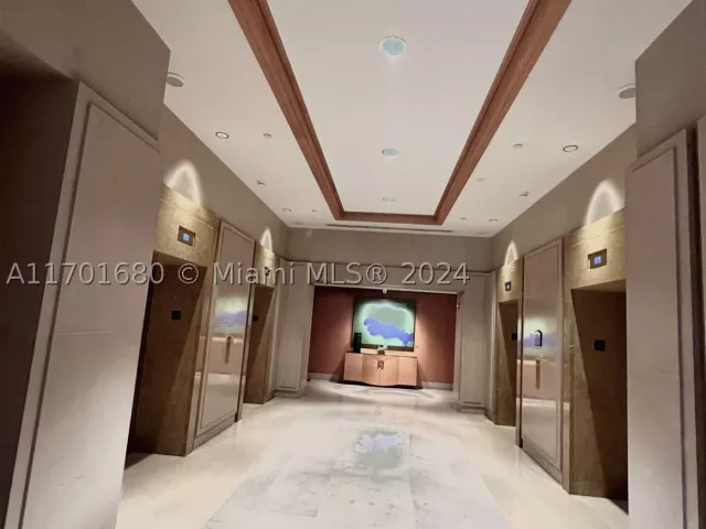 2-bedroom condo for sale in Miami - 1435 Brickell Ave 3307 - MondialRealty