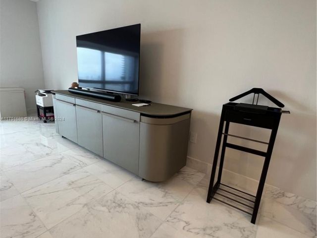 Apartment for sale  Unit #3307 - photo 5613101