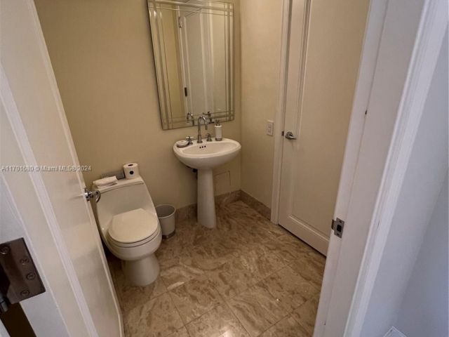 Apartment for sale  Unit #3307 - photo 5613108