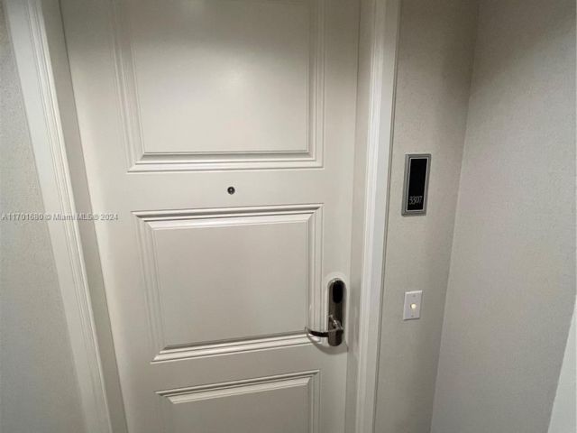 Apartment for sale  Unit #3307 - photo 5613111