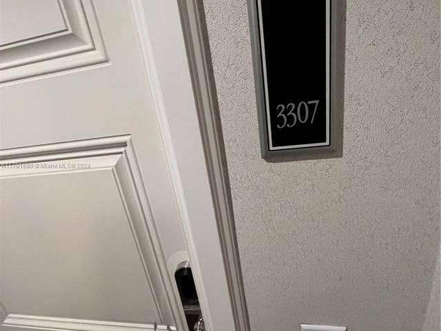 Apartment for sale  Unit #3307 - photo 5613112