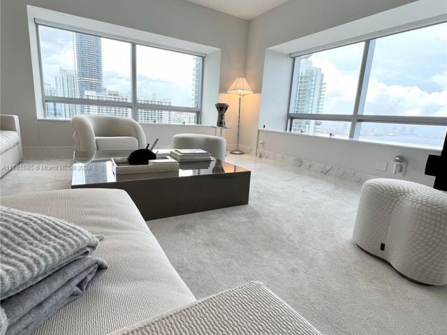 Apartment for sale  Unit #3307 - photo 5613116