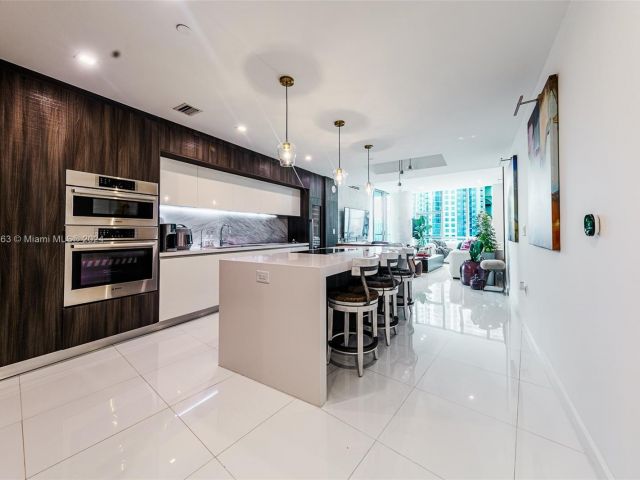 Apartment for sale  Unit #2111 - photo 6083847