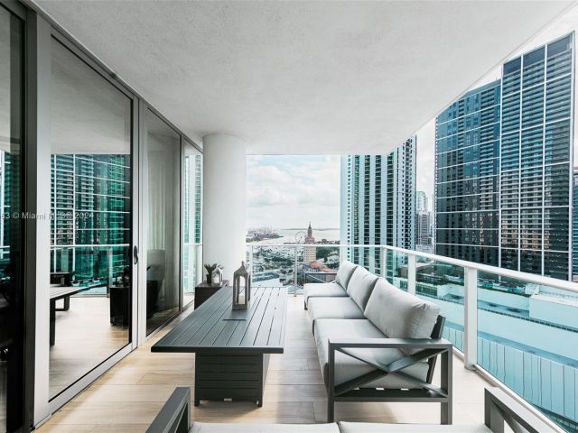 Apartment for sale  Unit #2111 - photo 6083851