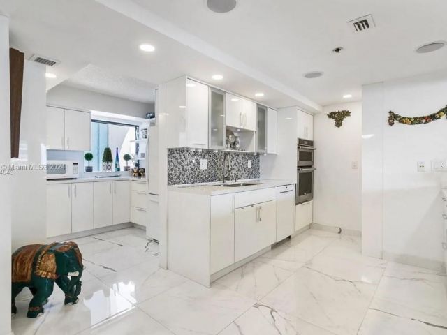 Apartment for sale  Unit #A-3451 - photo 5771277