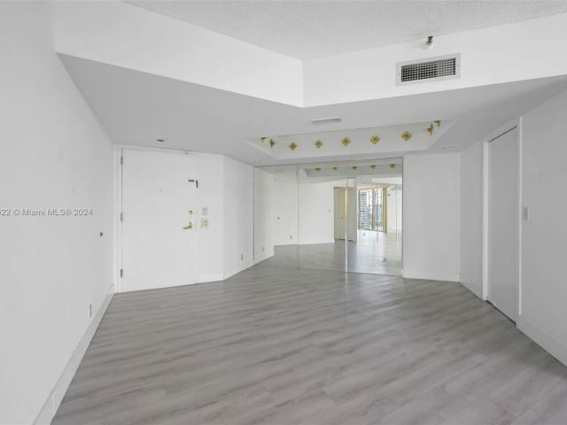 Apartment for sale  Unit #15G - photo 5908924