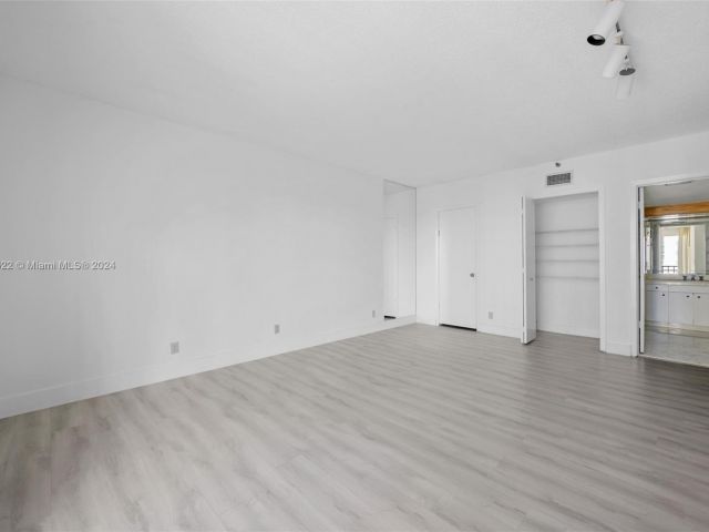 Apartment for sale  Unit #15G - photo 5908925
