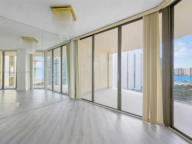 Apartment for sale  Unit #15G - photo 5908927