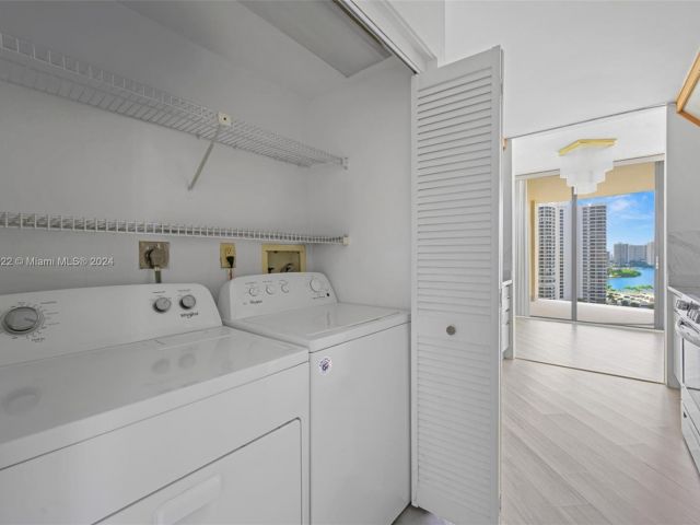 Apartment for sale  Unit #15G - photo 5908928