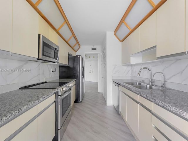 Apartment for sale  Unit #15G - photo 5908930