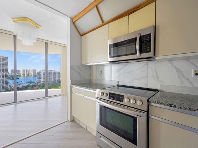 Apartment for sale  Unit #15G - photo 5908931