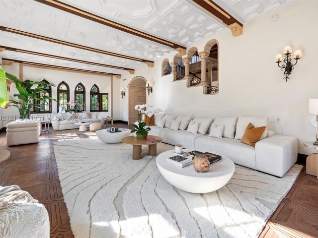 8-bedroom home for sale in Miami Beach - 49 Palm Ave - MondialRealty