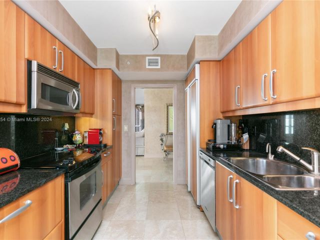 Apartment for sale  Unit #1451 - photo 5651748